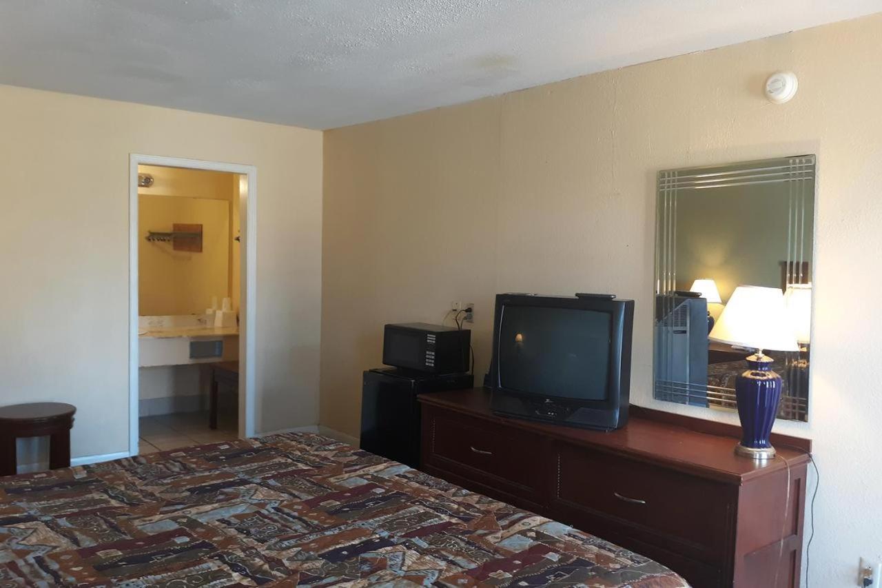 Rest Inn - Extended Stay, I-40 Airport, Wedding & Event Center Amarillo Ngoại thất bức ảnh