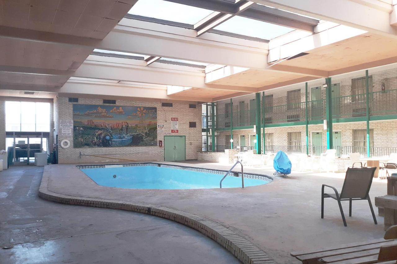 Rest Inn - Extended Stay, I-40 Airport, Wedding & Event Center Amarillo Ngoại thất bức ảnh