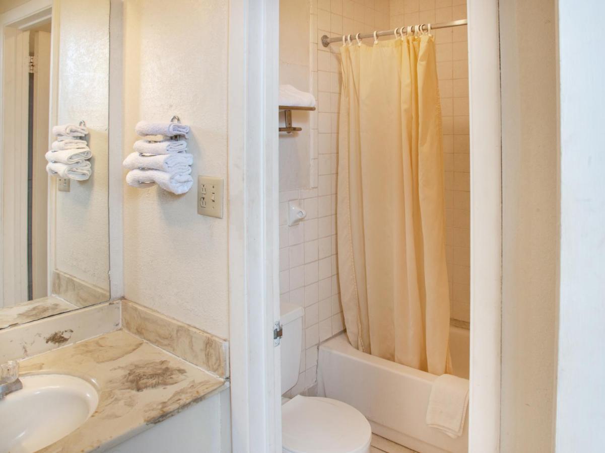 Rest Inn - Extended Stay, I-40 Airport, Wedding & Event Center Amarillo Ngoại thất bức ảnh