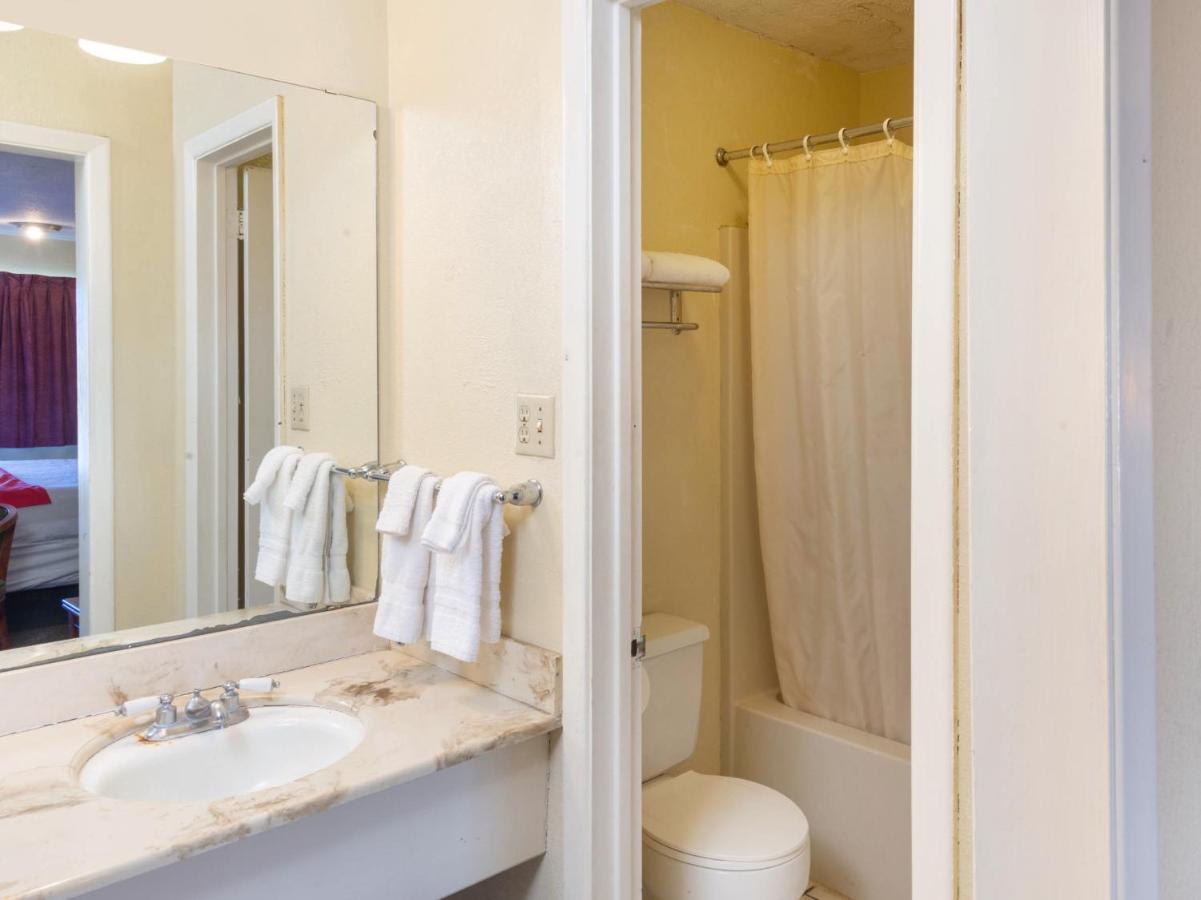 Rest Inn - Extended Stay, I-40 Airport, Wedding & Event Center Amarillo Ngoại thất bức ảnh